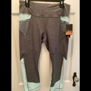 NWT RBX Capri Length Legging
